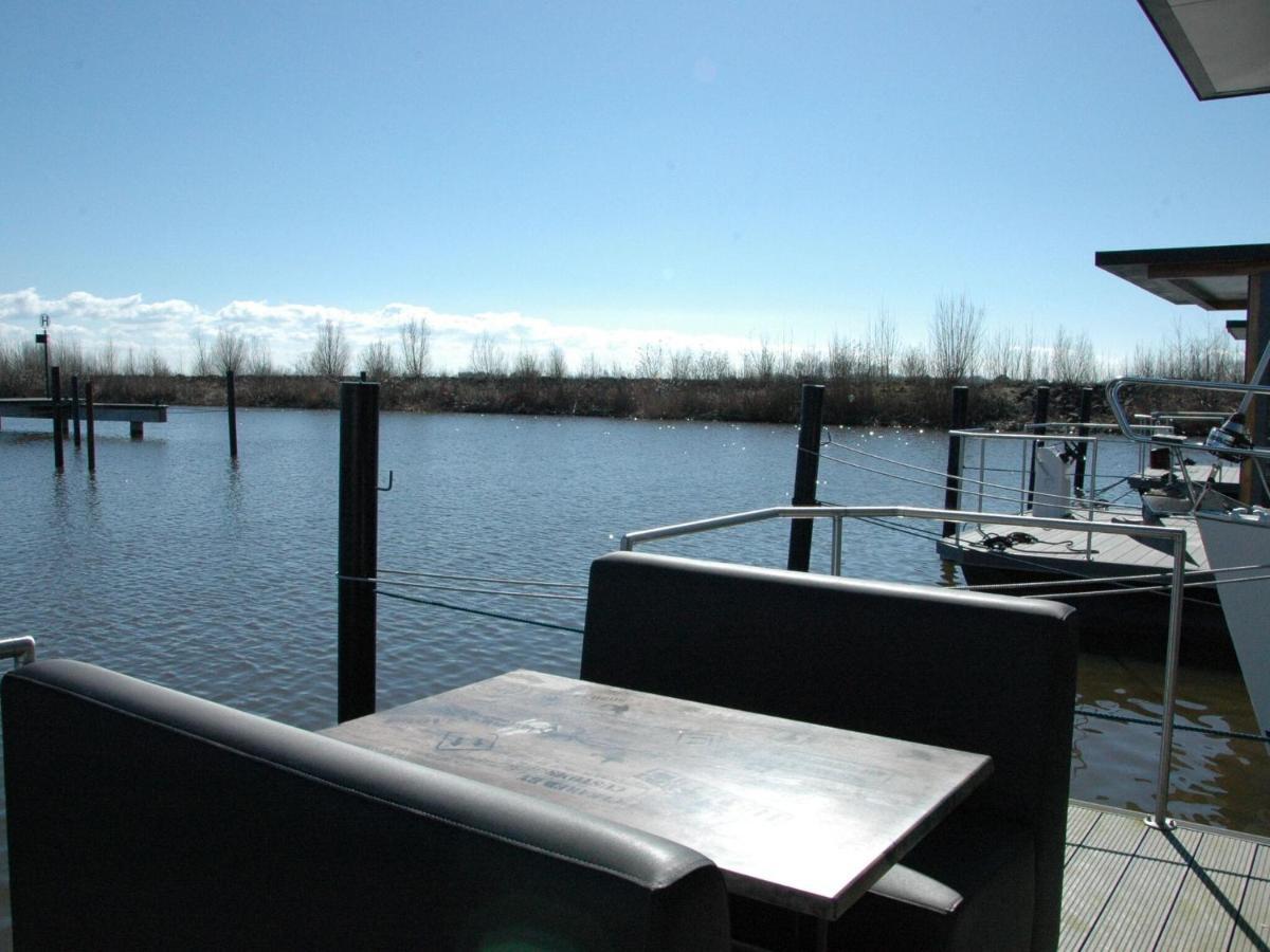 Beautiful Houseboat In The Harbour Of Volendam Near Centre Hotel Luaran gambar
